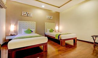 Crest Hotel