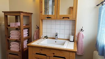 Hagbackens Gård Bed & Breakfast