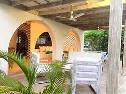 Baobab Beach House Bed & Breakfast