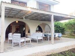 Baobab Beach House Bed & Breakfast