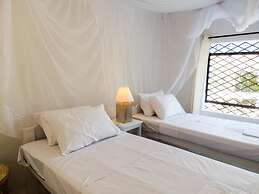 Baobab Beach House Bed & Breakfast