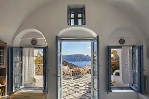 Lava Oia's