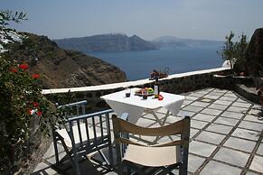 Lava Oia's