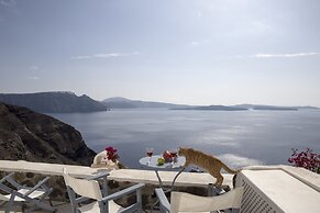Lava Oia's
