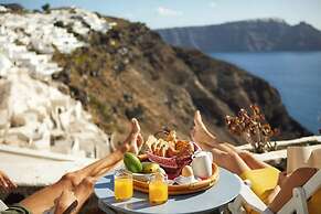 Lava Oia's