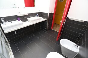 Cineroma Guesthouse