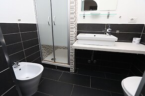 Cineroma Guesthouse