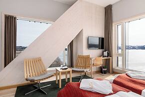 Wood Hotel by Frich's