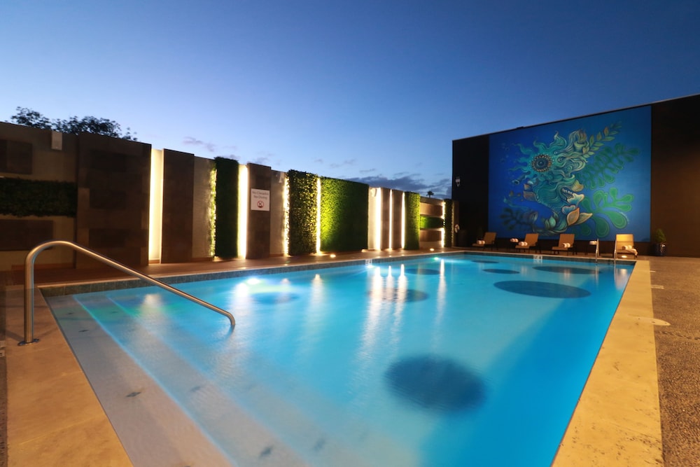 Holiday Inn Express & Suites Ensenada Centro by IHG