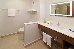 Holiday Inn Express & Suites Ensenada Centro by IHG