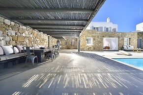 Villa Blanca Duo
