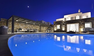 Villa Blanca Duo