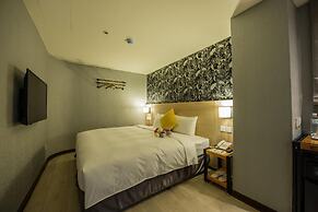 Lucky Apple Hotel