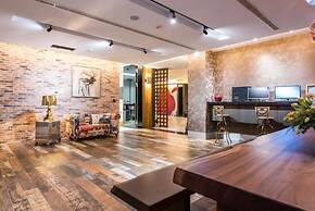 Lucky Apple Hotel