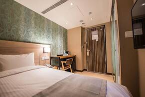 Lucky Apple Hotel