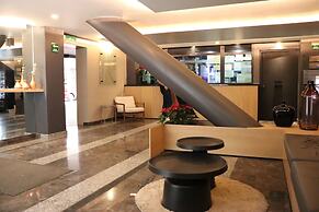 Hotel Embassy