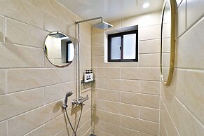 Calm Rest Hotel Busan Sasang