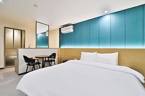 Calm Rest Hotel Busan Sasang