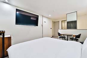 Calm Rest Hotel Busan Sasang