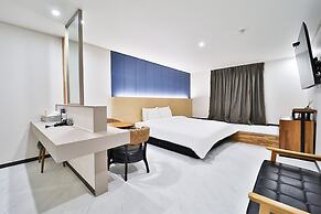 Calm Rest Hotel Busan Sasang