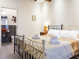 Santa Croce Apartment
