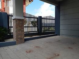 Restful 3BR Hillside Duplex