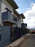 Restful 3BR Hillside Duplex