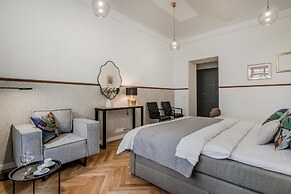 PRG Trendy Central APT by Michal&Friends