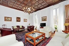 Prestigious Apartment Via Veneto