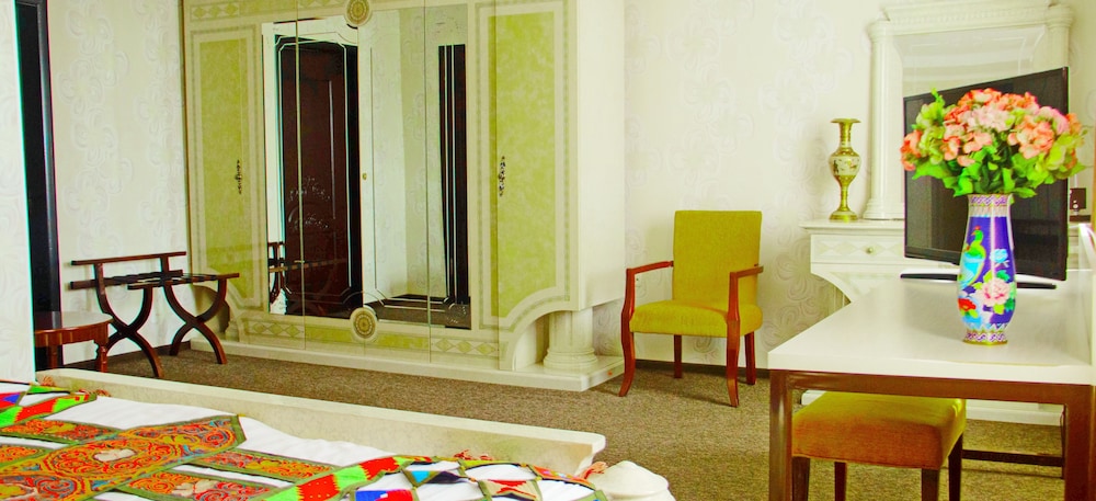 Star Hotel