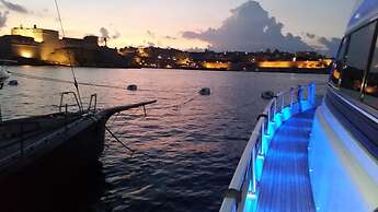 Riti Yacht