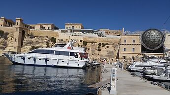 Riti Yacht