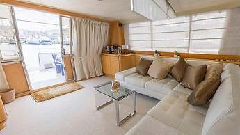 Riti Yacht