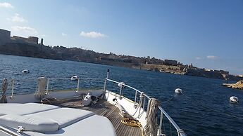 Riti Yacht