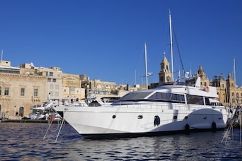 Riti Yacht