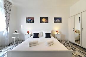 Sunny Apartment