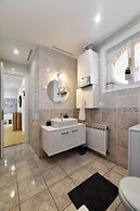 Sunny Apartment