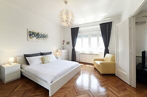 Sunny Apartment