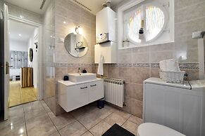 Sunny Apartment