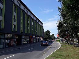 Apartment Family Rivulus