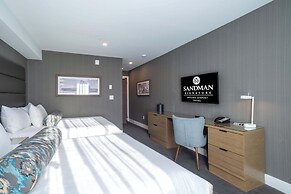 Sandman Signature Ottawa Airport Hotel