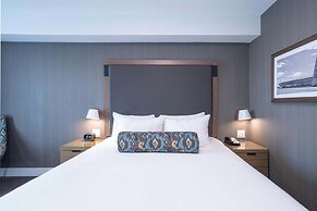 Sandman Signature Ottawa Airport Hotel