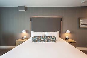 Sandman Signature Ottawa Airport Hotel