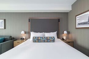 Sandman Signature Ottawa Airport Hotel
