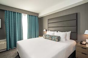 Sandman Signature Ottawa Airport Hotel