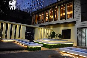 Bottomhill Palace Hotel