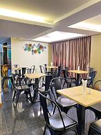 Gemsy Hotel