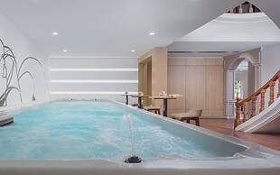 Altos Hotel