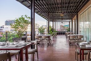 Altos Hotel