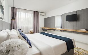 Altos Hotel
